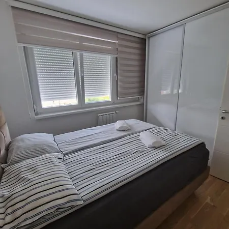 Stan Blizu Panonskih Jezera Apartment Tuzla
